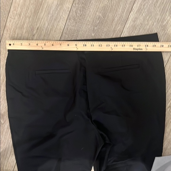 Dana Buchman Black Ankle Cropped Pants - Picture 8 of 9